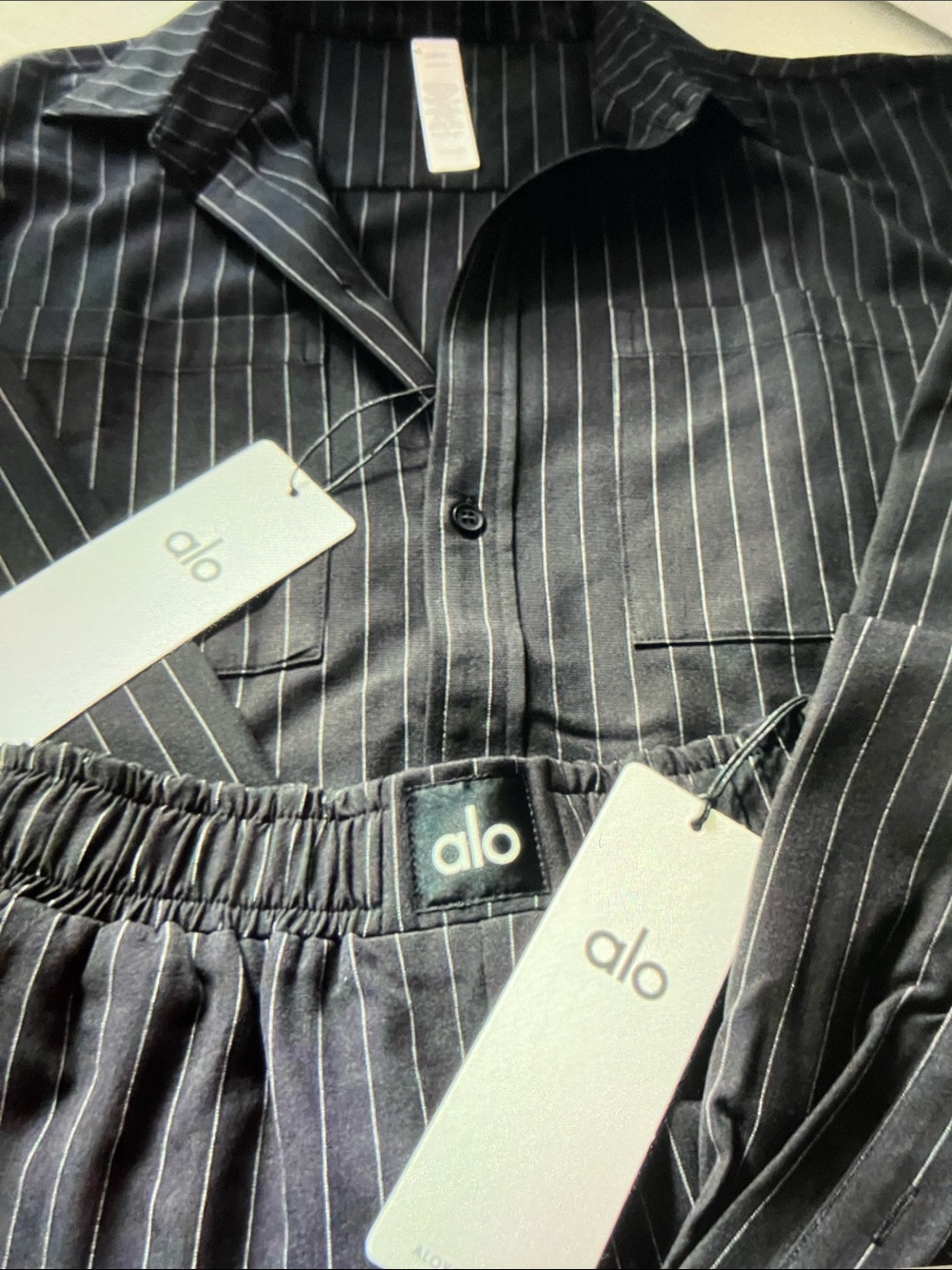 ALO Yoga Black Pinstripe Button Down Shirt Set Women’s Size M - Picture 7 of 9